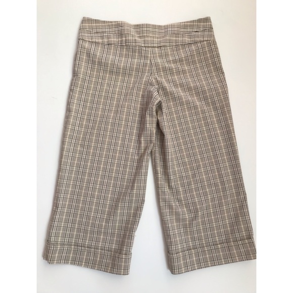 Ella J Capris    7 - Picture 2 of 6